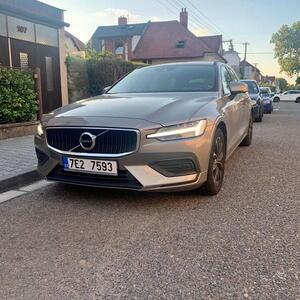 Volvo V60 kombi momentum; 2.0 110kW manuál