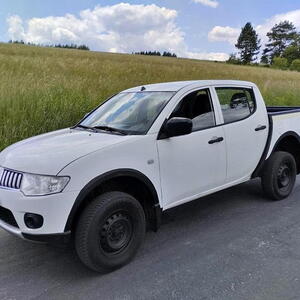 Mitsubishi L200 terénní manuál