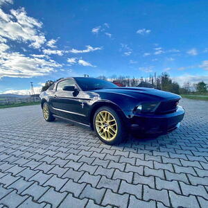 Ford Mustang 3,7 manuál 224kW manuál
