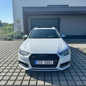 Audi S4 v6 tfsi 300kW automat