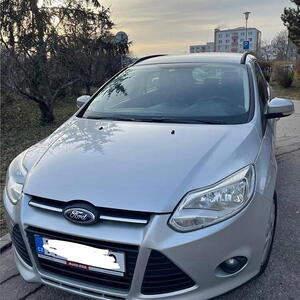 Ford Focus kombi 1,6 manuál