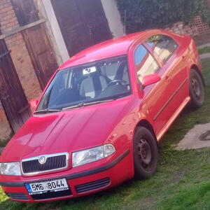 Škoda Octavia sedan 1,6 75kW manuál