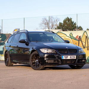 BMW 3 kombi E91 320d 120kW manuál