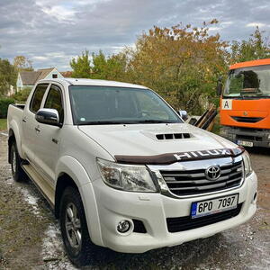 Toyota Hilux 3,0 d4d, sol manuál