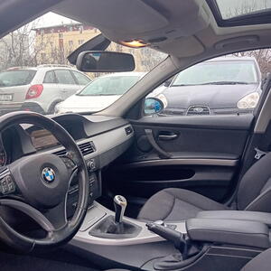 BMW 3 kombi 320i Touring manuál