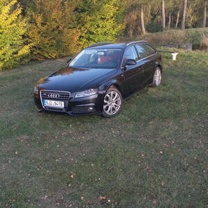 Audi A4 kombi 2.7 140kW manuál