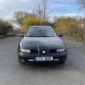 Seat Leon hatchback 1.8 turbo 132kw manuál
