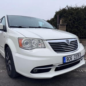 Lancia Voyager MPV 3,6 DVD Gold RT Nový model 2012 211kW automat