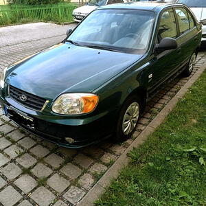 Hyundai Accent hatchback manuál