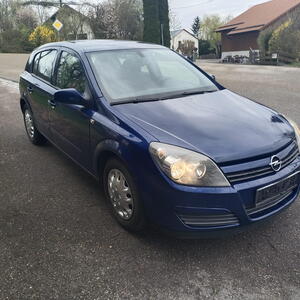Opel Astra hatchback H 1.4 66Kw - NOVÁ STK manuál