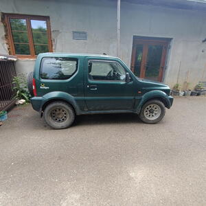 Suzuki Jimny terénní Suzuki Jimny 500kW manuál