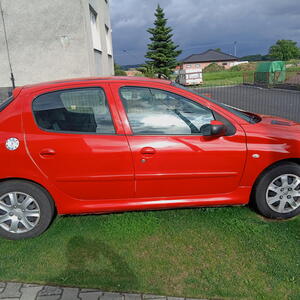 Peugeot 206 hatchback 206+ Hatchback 50kW manuál