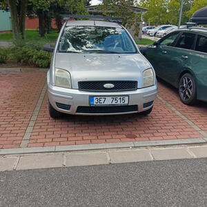 Ford Fusion hatchback manuál