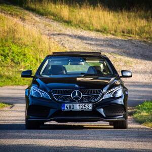 Mercedes-Benz třída E kupé C207 Coupe AMG 210kW automat