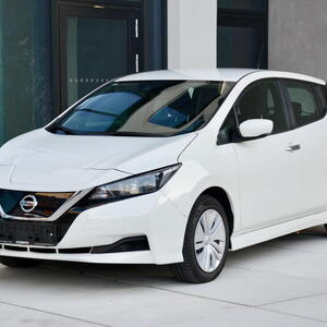 Nissan Leaf hatchback 110KW Visia 1 MAJITEL automat