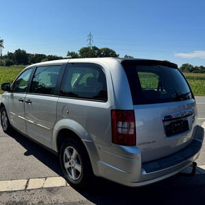 Chrysler Grand Voyager MPV RT 3.8 EU 2009 142kW automat