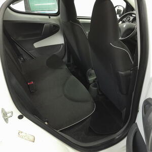 Peugeot 107 hatchback 1,4 HDi Trendy  301 manuál