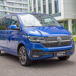 Volkswagen Multivan Minibus 110kW automat modrá