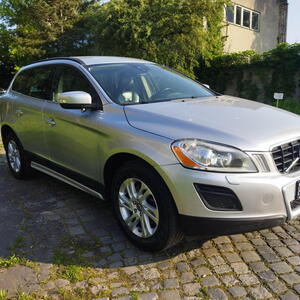 Volvo XC60 SUV 2.4 TD/ 120 kW, 4x4, tažné automat