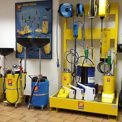 Technology - garage - olejové hospodářství