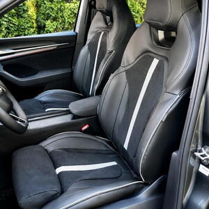Autopotahy ŠKODA KODIAQ II RS, SPORTLINE, 5M. od 2024, AUTHENTIC LEATHER VELVET černo šedý